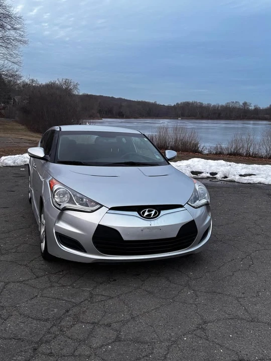 2014 Hyundai Veloster - Image 2 of 9