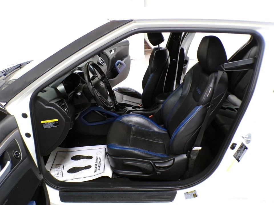 2014 Hyundai Veloster - Image 11 of 16