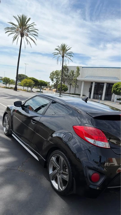 2014 Hyundai Veloster - Image 2 of 11
