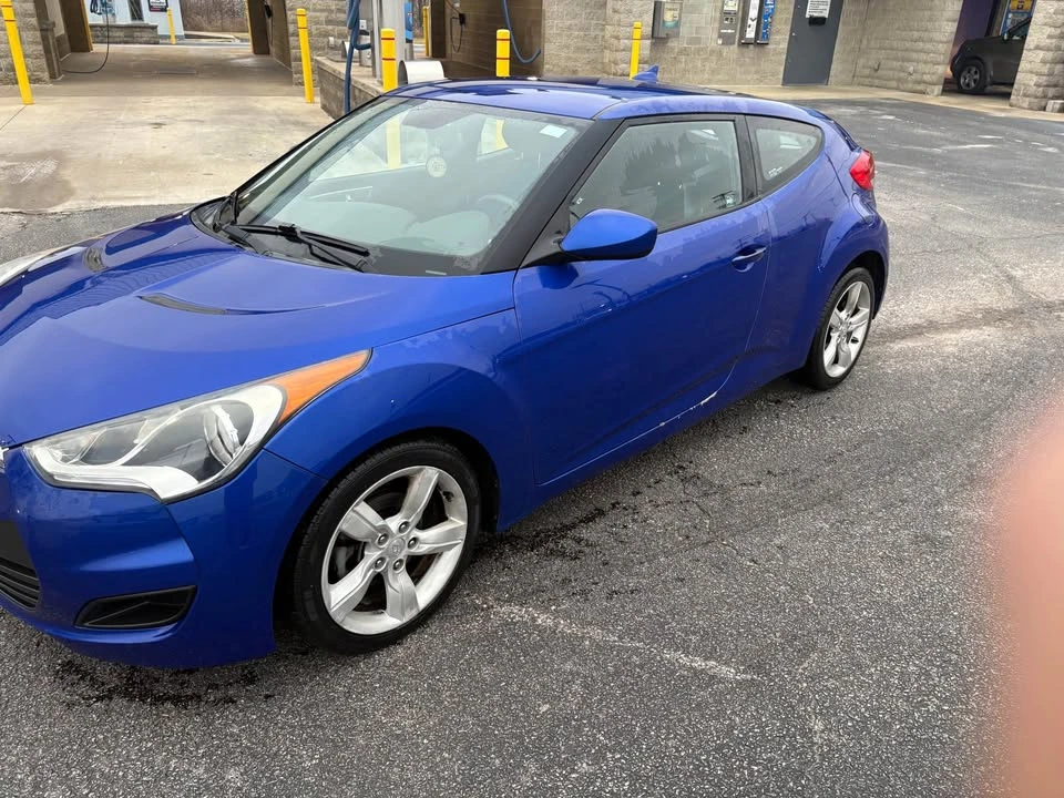2014 Hyundai Veloster - Image 2 of 9