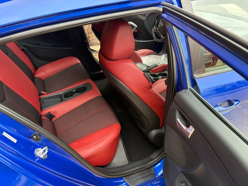 2014 Hyundai Veloster - Image 10 of 14