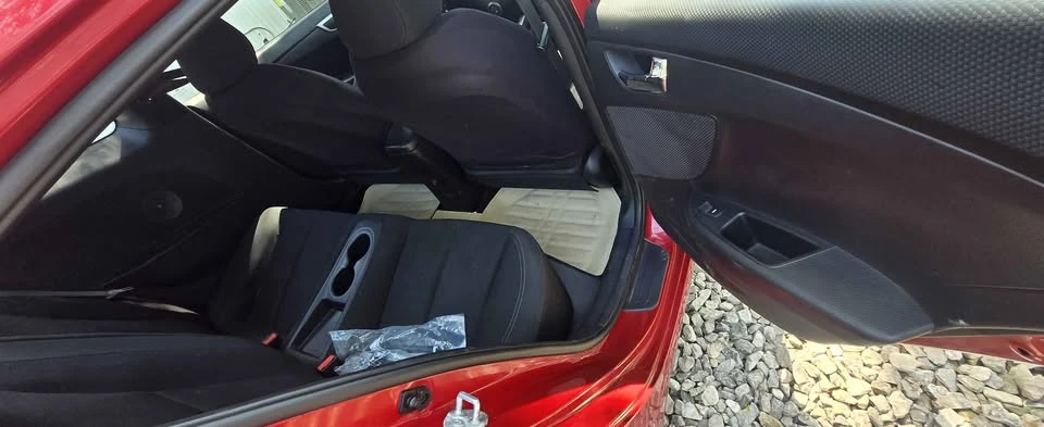2014 Hyundai Veloster - Image 10 of 20
