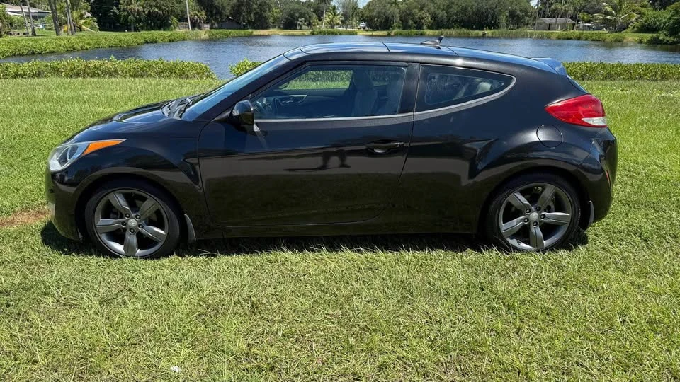 2014 Hyundai Veloster - Image 7 of 15