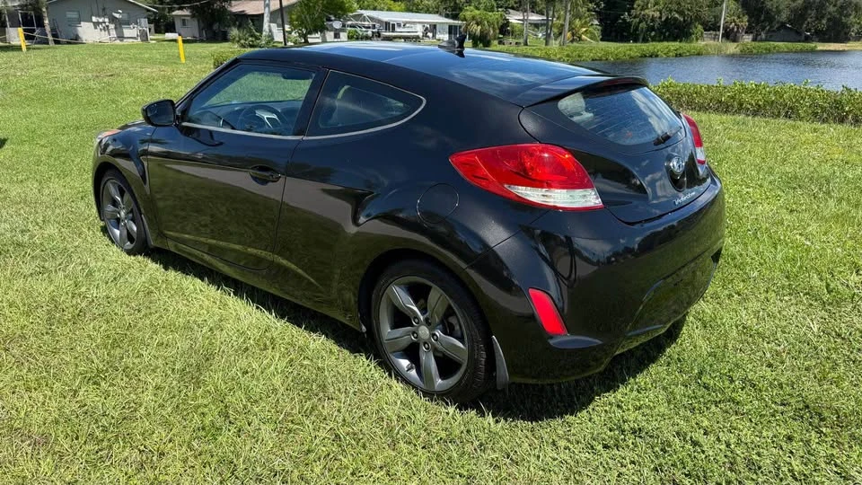 2014 Hyundai Veloster - Image 4 of 15