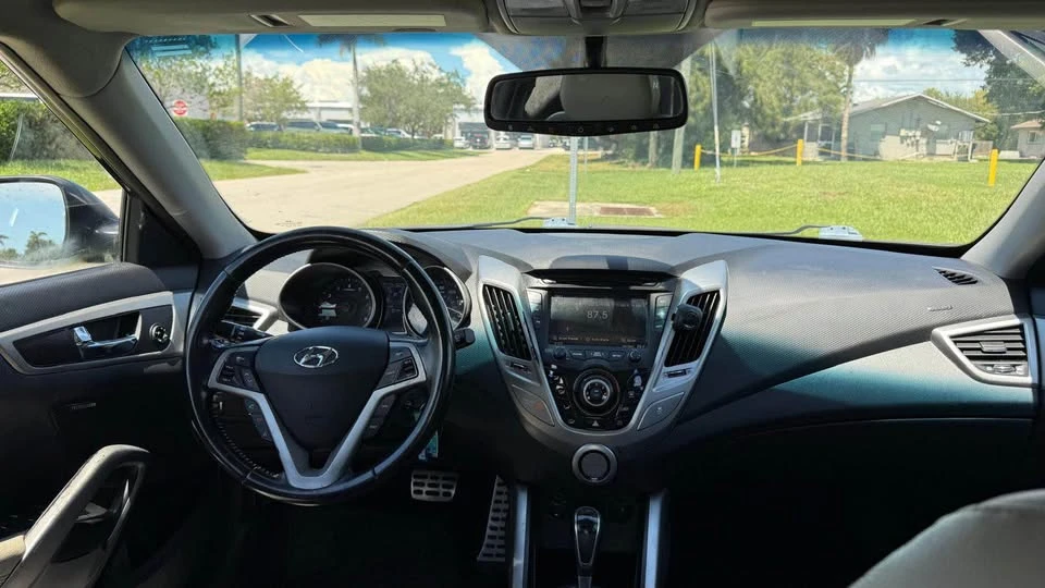 2014 Hyundai Veloster - Image 13 of 15