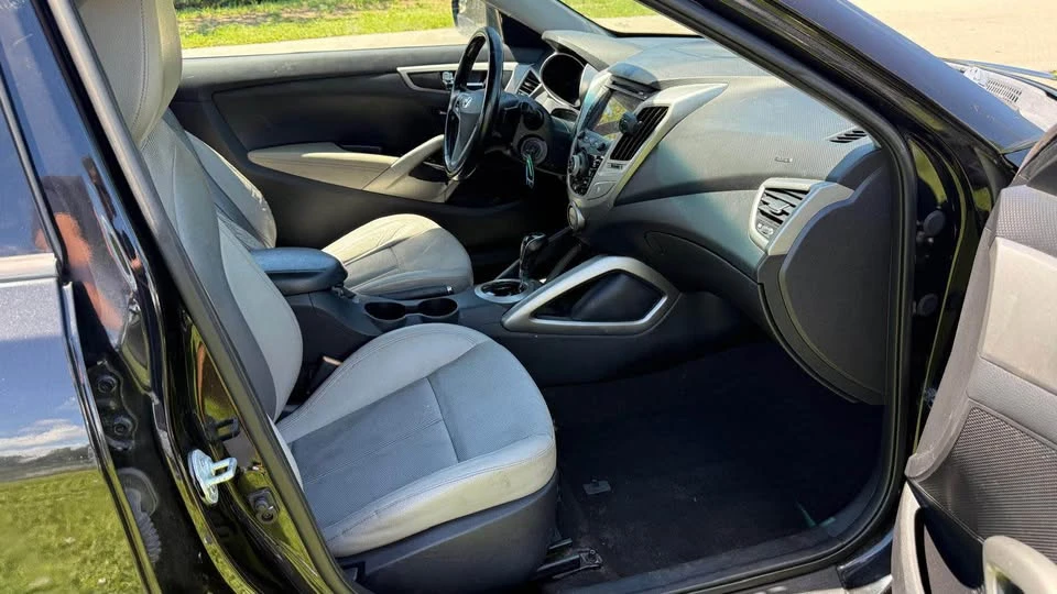 2014 Hyundai Veloster - Image 9 of 15