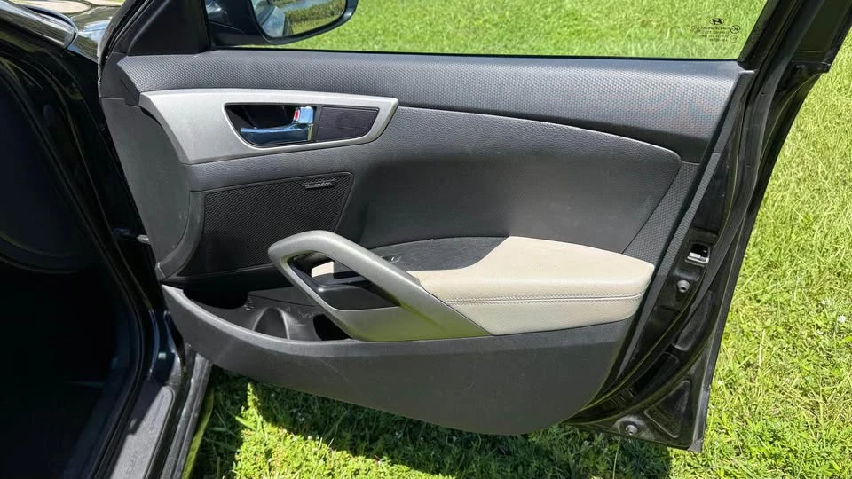 2014 Hyundai Veloster - Image 12 of 15