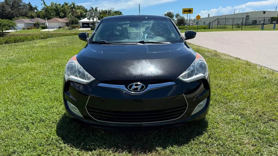 2014 Hyundai Veloster - Image 2 of 15