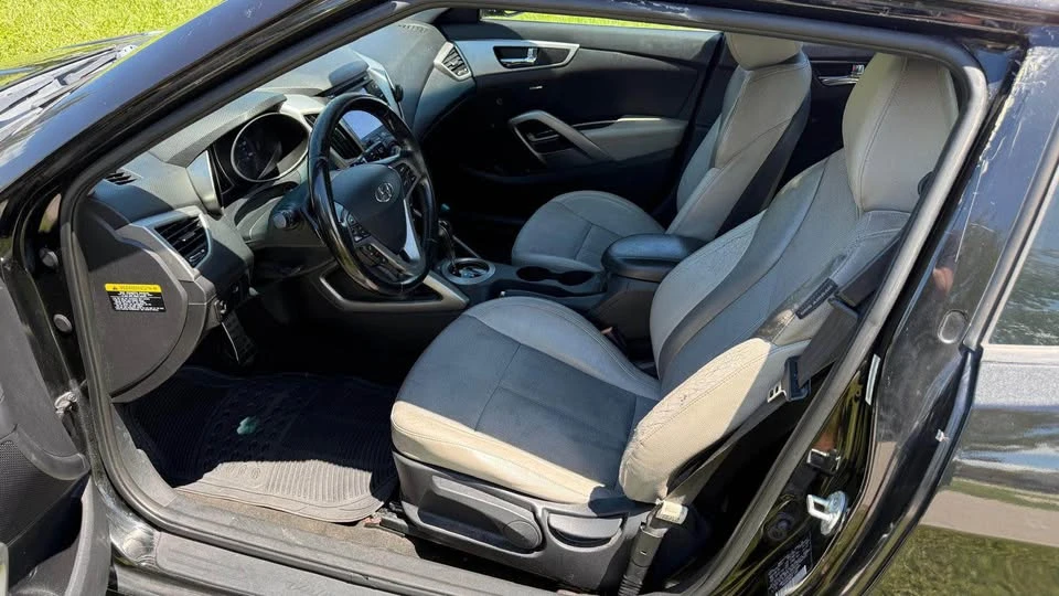 2014 Hyundai Veloster - Image 10 of 15