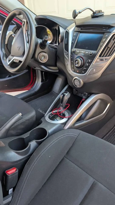 2014 Hyundai Veloster - Image 7 of 9
