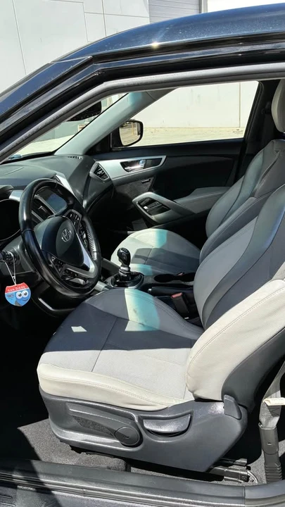 2014 Hyundai Veloster - Image 8 of 12