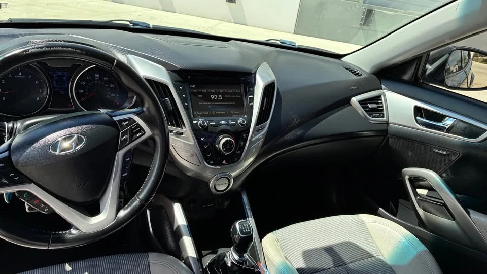 2014 Hyundai Veloster - Image 9 of 12