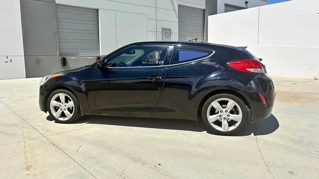 2014 Hyundai Veloster 2.0 Premium Coupe 3D