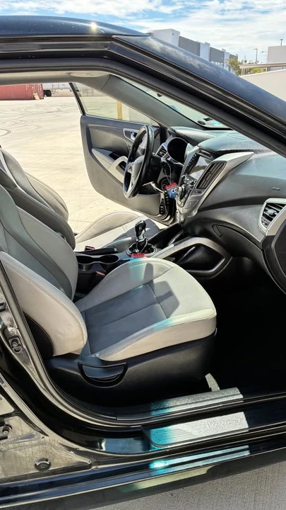 2014 Hyundai Veloster - Image 8 of 9
