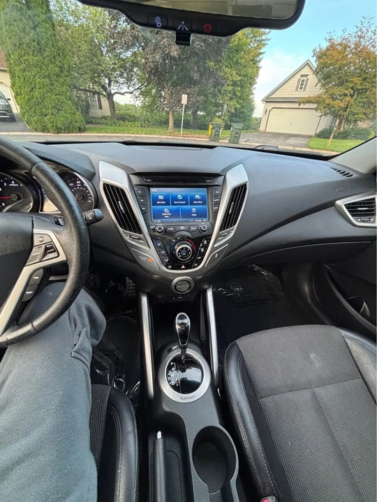 2014 Hyundai Veloster - Image 10 of 13