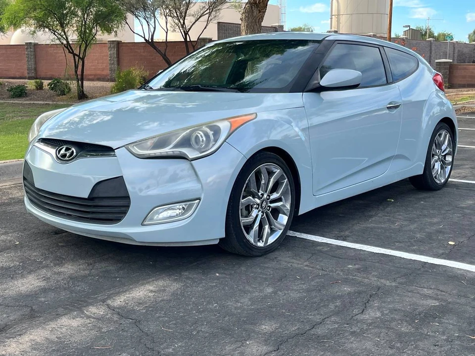 2014 Hyundai Veloster - Image 2 of 7