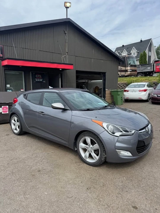 2014 Hyundai Veloster - Image 2 of 11