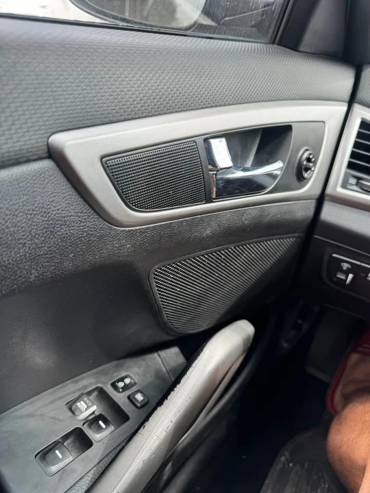 2014 Hyundai Veloster - Image 7 of 11