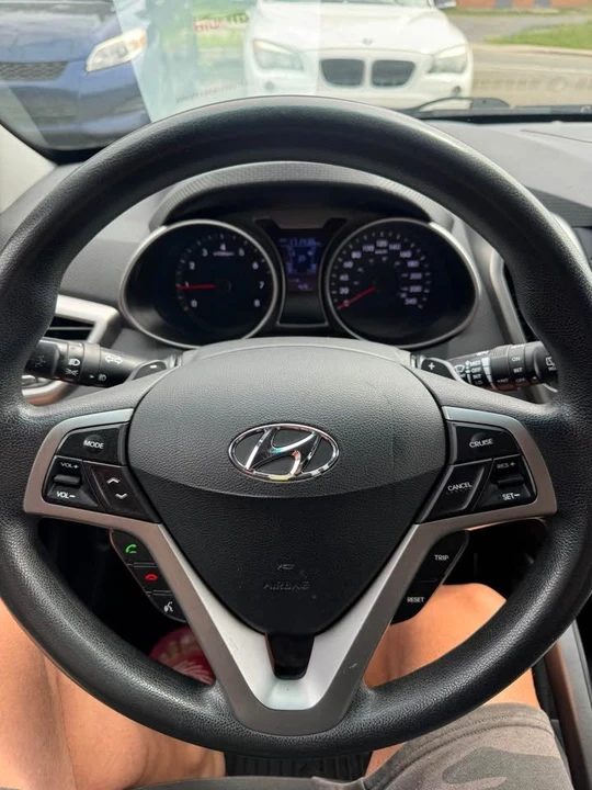 2014 Hyundai Veloster - Image 9 of 11