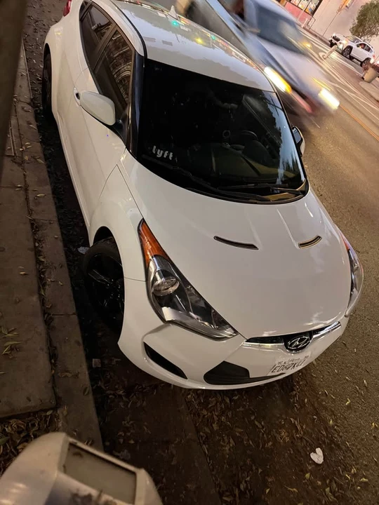 2014 Hyundai Veloster - Image 2 of 6