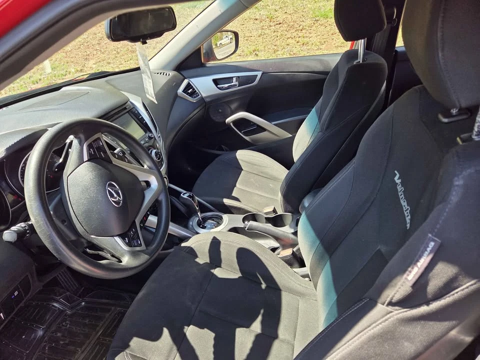 2014 Hyundai Veloster - Image 8 of 17