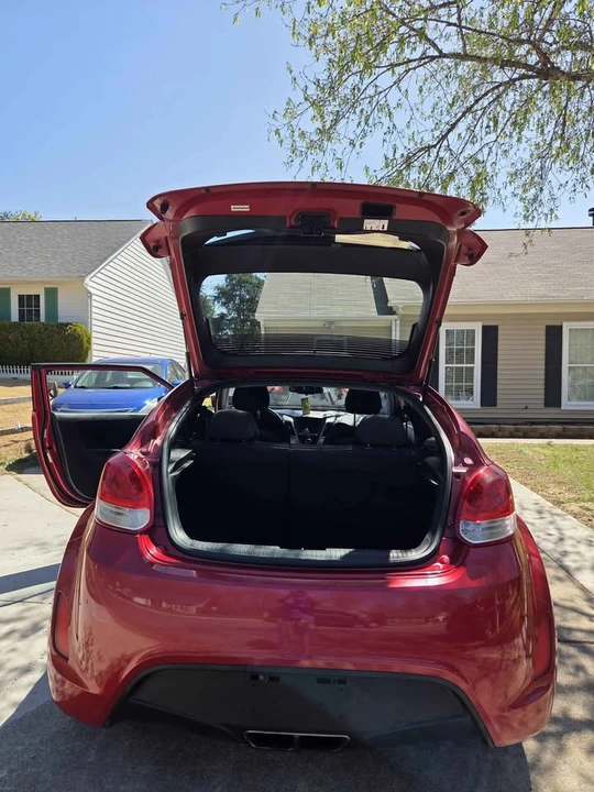 2014 Hyundai Veloster - Image 2 of 17