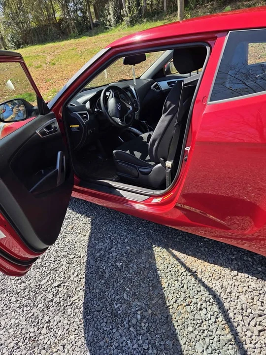 2014 Hyundai Veloster - Image 9 of 17