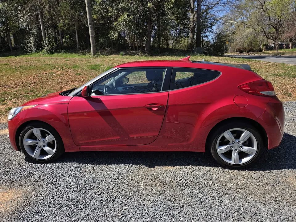 2014 Hyundai Veloster - Image 14 of 17
