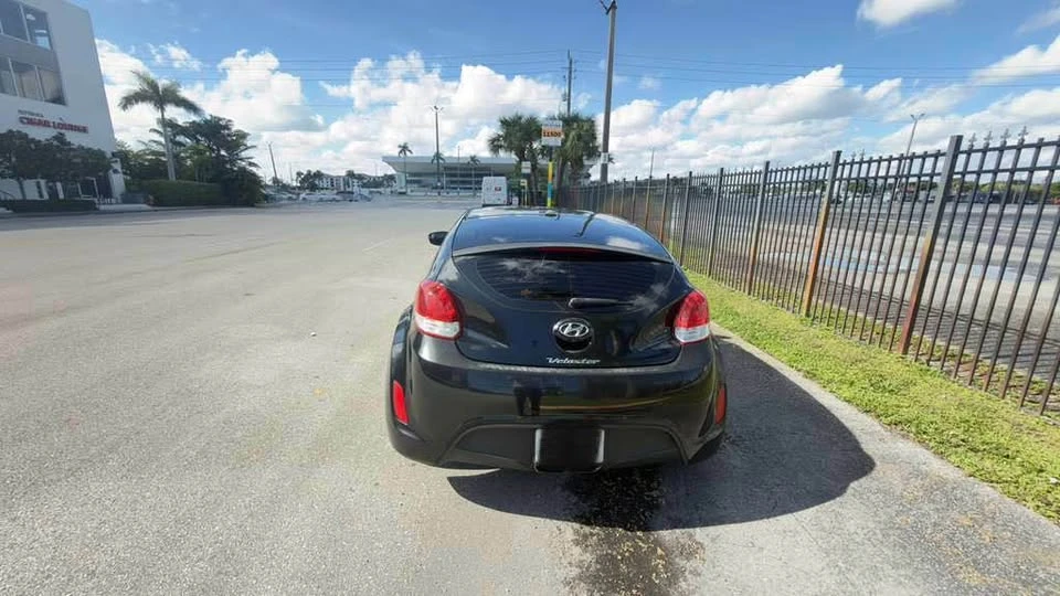 2014 Hyundai Veloster - Image 2 of 4