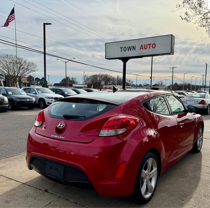 2014 Hyundai Veloster - Image 2 of 20