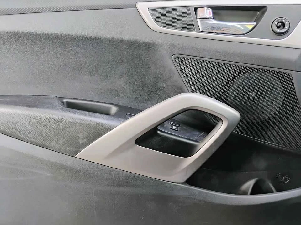 2014 Hyundai Veloster - Image 18 of 20