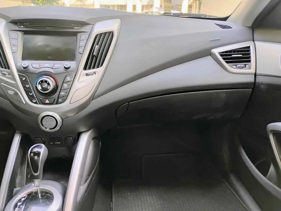 2014 Hyundai Veloster - Image 13 of 20