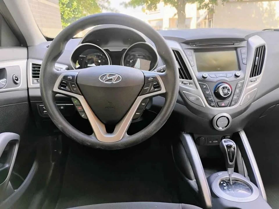 2014 Hyundai Veloster - Image 12 of 20