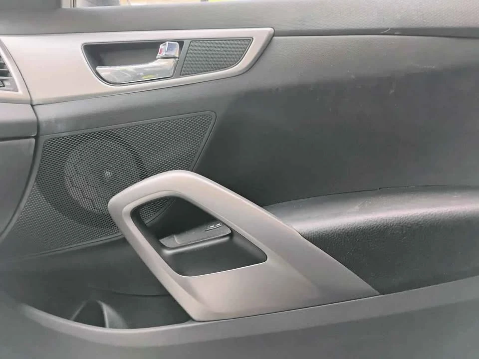 2014 Hyundai Veloster - Image 19 of 20