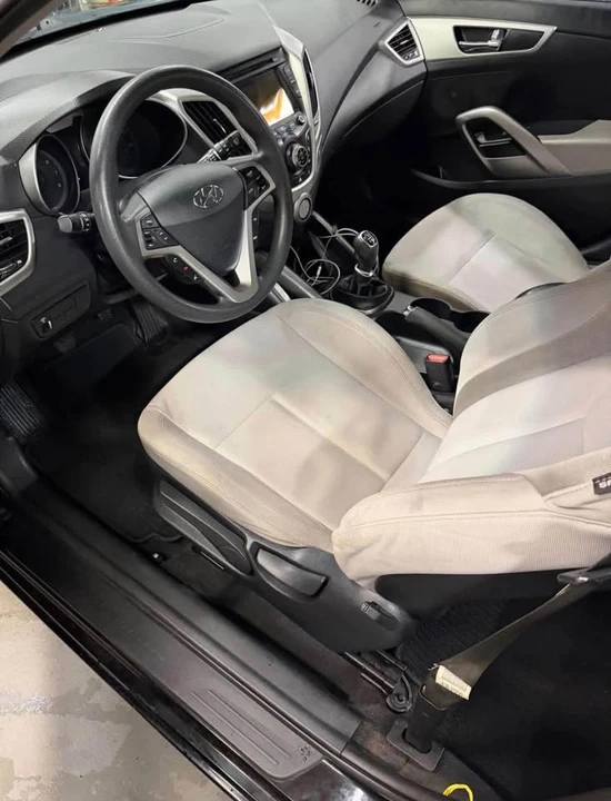 2014 Hyundai Veloster - Image 6 of 11