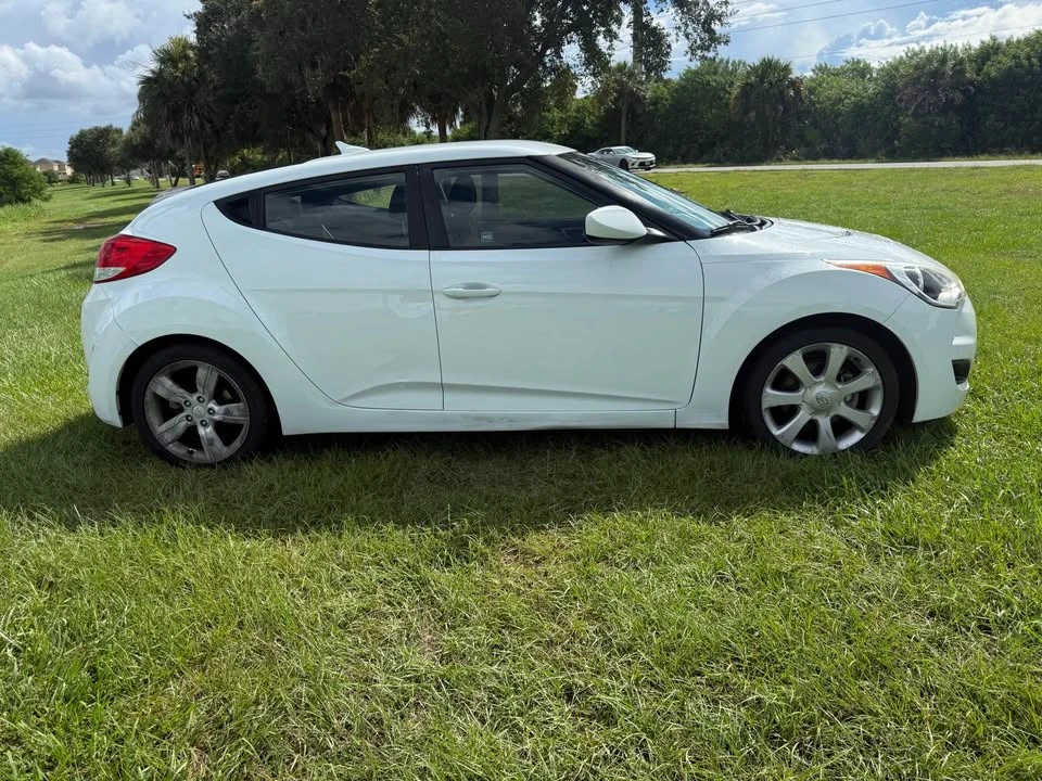 2014 Hyundai Veloster - Image 5 of 13