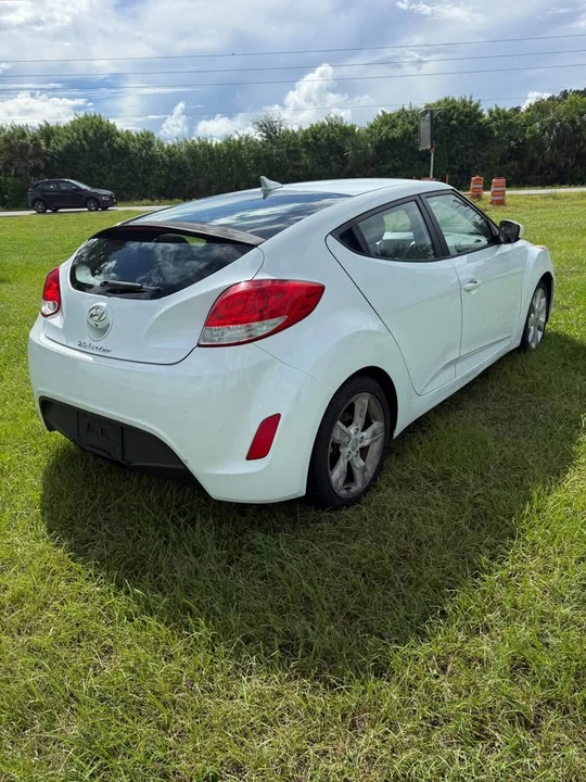 2014 Hyundai Veloster - Image 7 of 13
