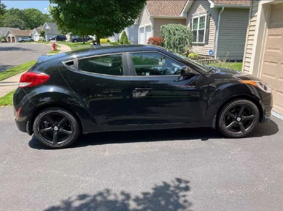 2014 Hyundai Veloster - Image 2 of 2