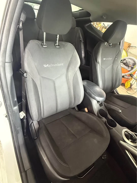2014 Hyundai Veloster - Image 10 of 13