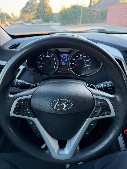 2014 Hyundai Veloster - Image 8 of 14