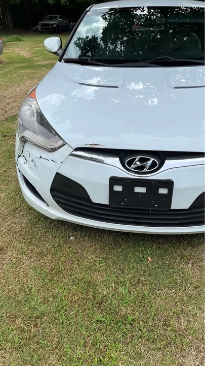 2014 Hyundai Veloster - Image 2 of 8