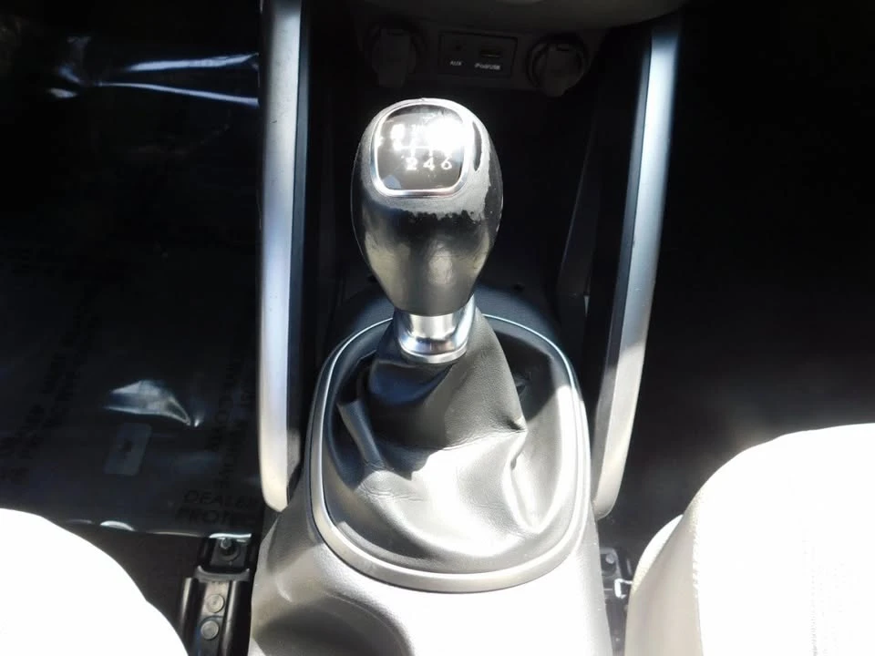 2014 Hyundai Veloster - Image 14 of 20