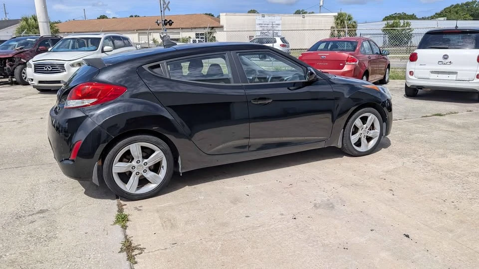 2014 Hyundai Veloster - Image 4 of 18