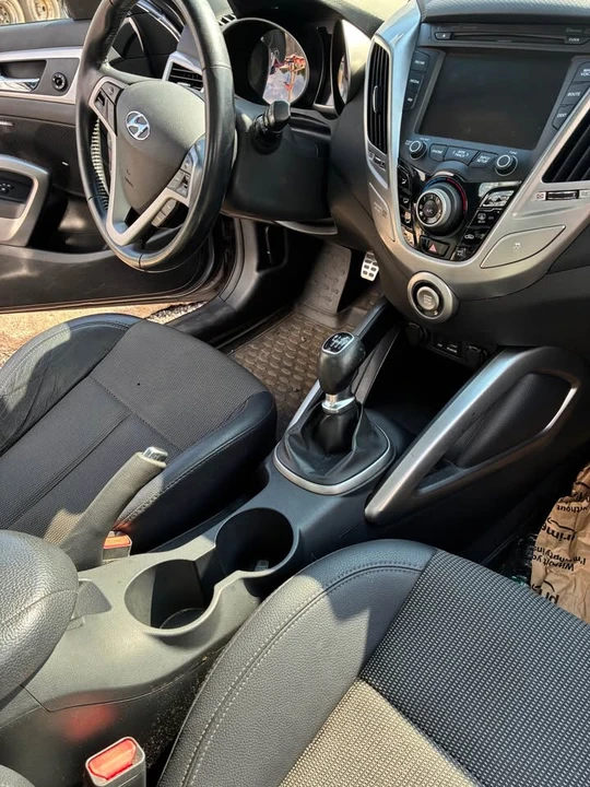 2014 Hyundai Veloster - Image 2 of 12