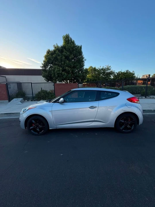 2014 Hyundai Veloster - Image 10 of 16