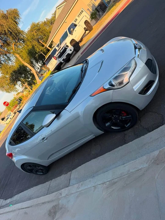 2014 Hyundai Veloster - Image 2 of 14