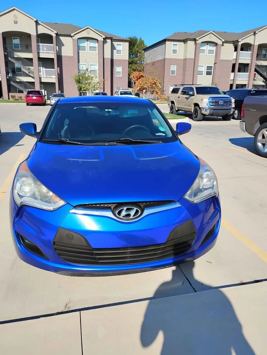 2014 Hyundai Veloster - Image 2 of 8