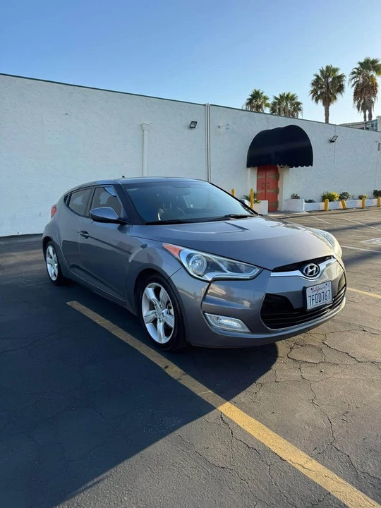 2014 Hyundai Veloster - Image 2 of 17