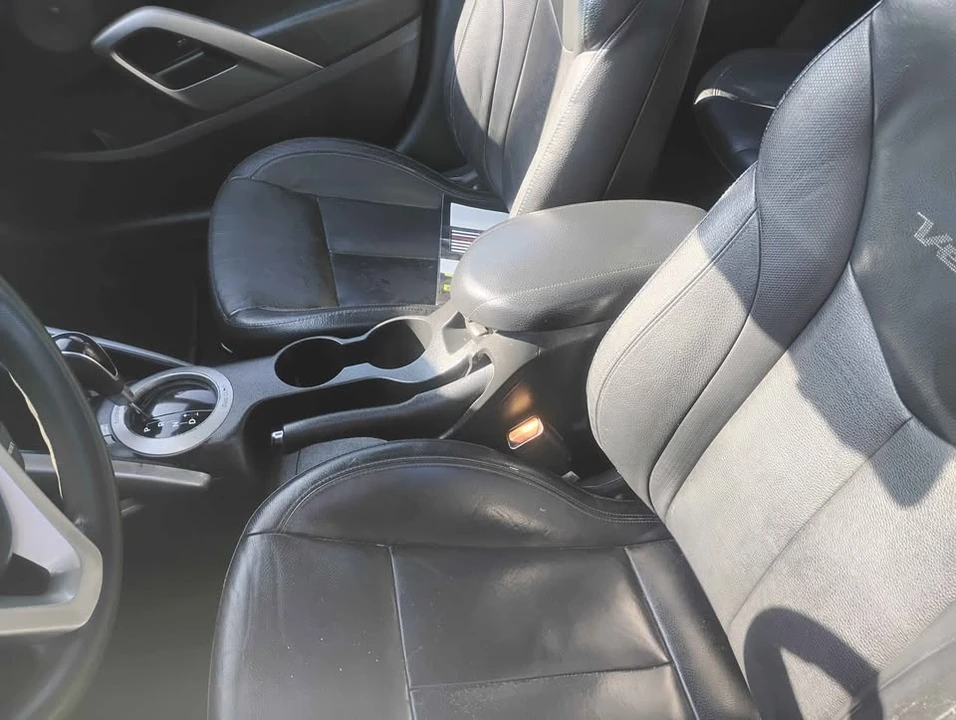 2014 Hyundai Veloster - Image 7 of 8