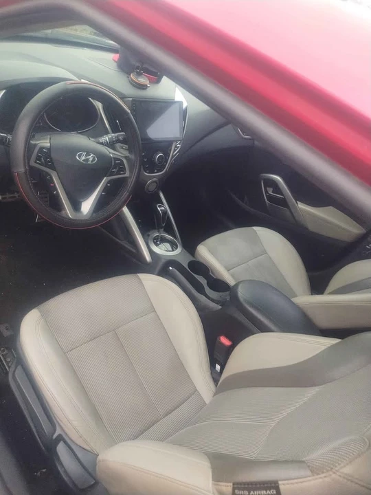 2014 Hyundai Veloster - Image 6 of 10